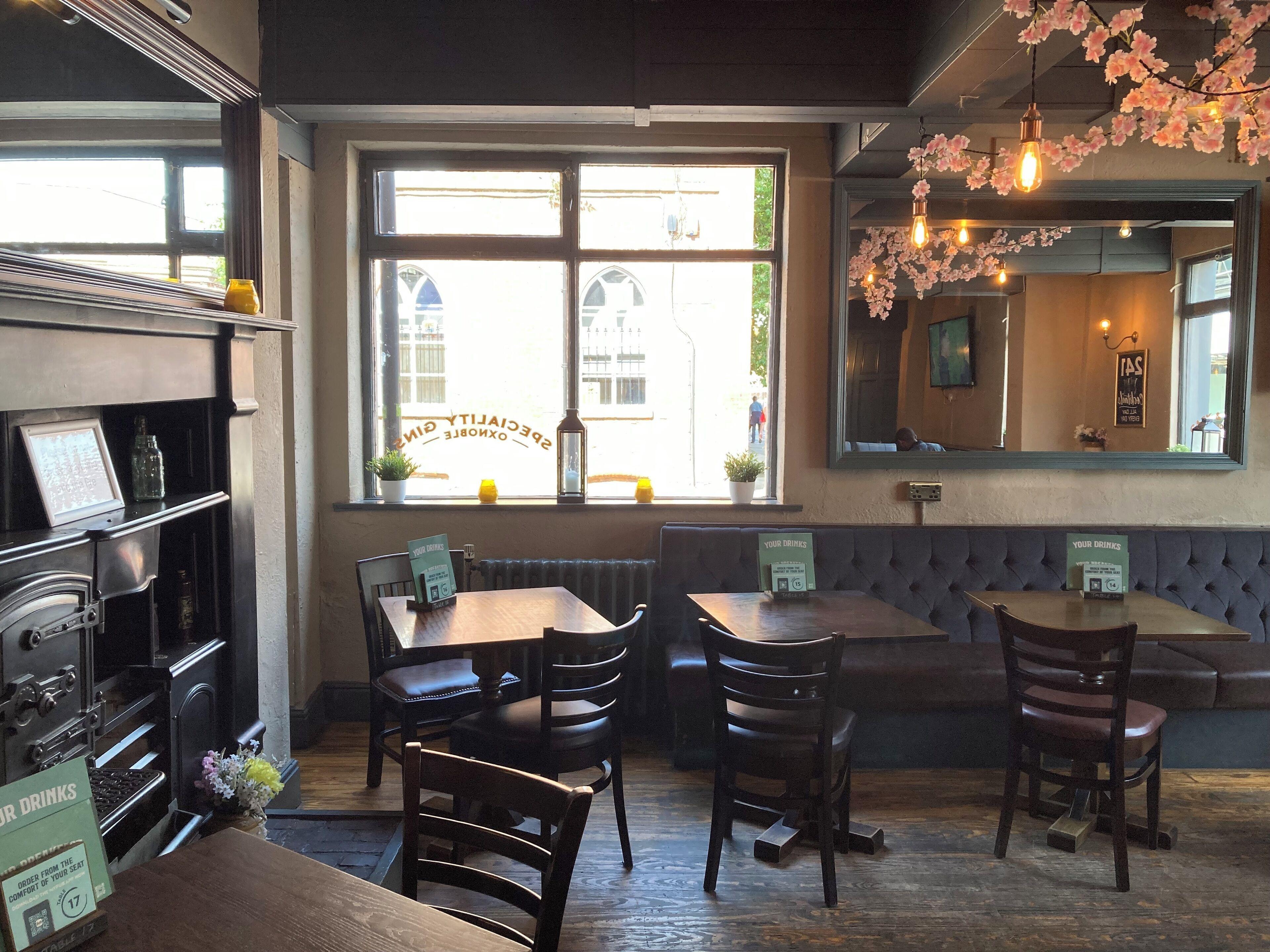The Oxnoble — Photos 2